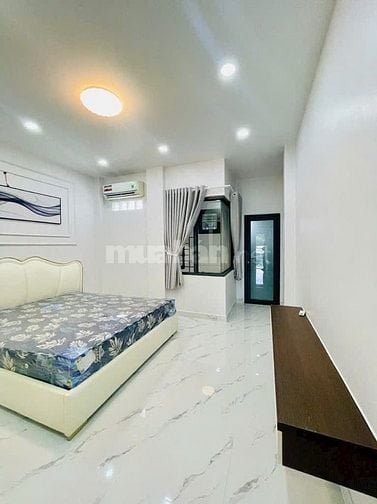 Cần bán gấp căn nhà siêu đẹp 5 tâng, thiết kế hiện đại, ngay sát Quận
