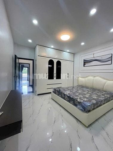 Cần bán gấp căn nhà siêu đẹp 5 tâng, thiết kế hiện đại, ngay sát Quận