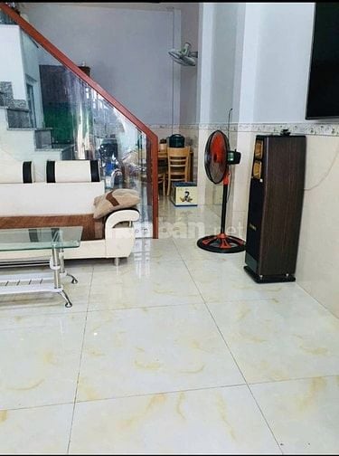 Nhà Thất Sơn Quận 10 | Nhà 2 tầng nằm ngay trung tâm, đang sẵn hd thuê