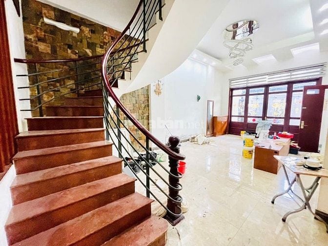 SIÊU PHẨM NHÀ MỚI ĐẸP KHU VĂN PHÒNG – ĐƯỜNG NGUYỄN MINH HOÀNG - TB
