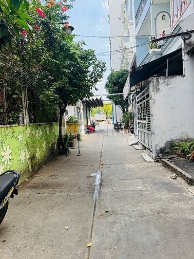 Hẻm xe hơi Võ Văn Kiệt Ngang 3,7m,2 Tầng,có hẻm sau,Gần Chợ,Trường Học