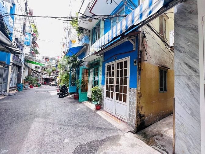 Nhà 4 tầng đường Trường Sa, Quận 3, giá bán 5,85 tỷ