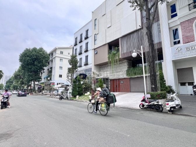 CTY BĐS GOLDEN HOMES TUYỂN NV TƯ VẤN BĐS LÀM VIỆC Ở PHÚ MỸ HƯNG QUẬN 7