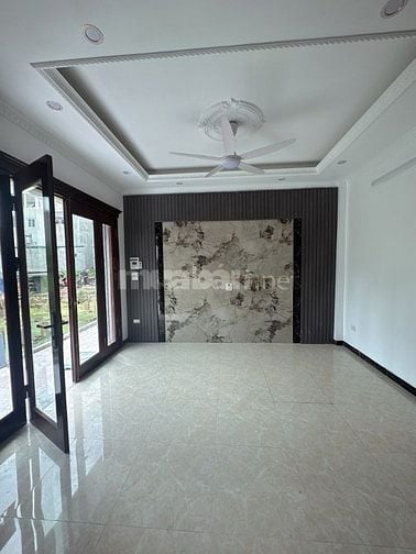 NHÀ RẺ NHẤT PHÚC LỢI 5 TẦNG NHÀ MỚI TINH. GẦN Ô TÔ. 4.8 TỶ