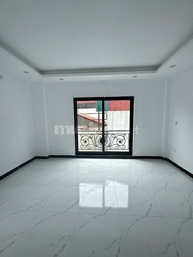 NHÀ RẺ NHẤT PHÚC LỢI 5 TẦNG NHÀ MỚI TINH. GẦN Ô TÔ. 4.8 TỶ