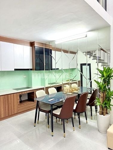 Nhà Thịnh Quang dt 30m/4tang full Noi thât cao cap 