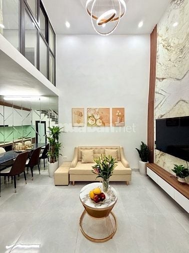 Nhà Thịnh Quang dt 30m/4tang full Noi thât cao cap 
