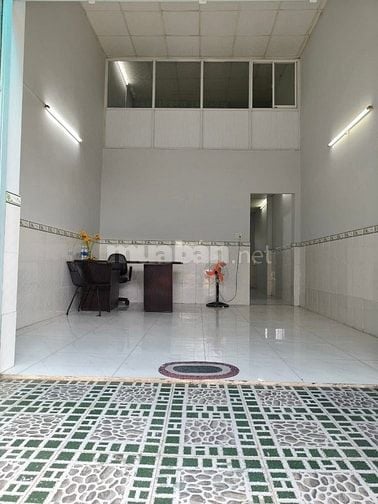 Bán nhà 2/ ngắn DT:4mX12m 1T + lửng 2pn,2w phòng khách bếp