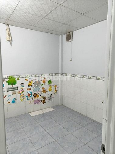 Bán nhà 2/ ngắn DT:4mX12m 1T + lửng 2pn,2w phòng khách bếp