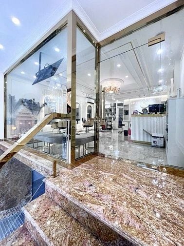 Nghĩa Tân, 38 tỷ, 68m2, 9t thang máy ngõ ô tô tránh,có vỉa he