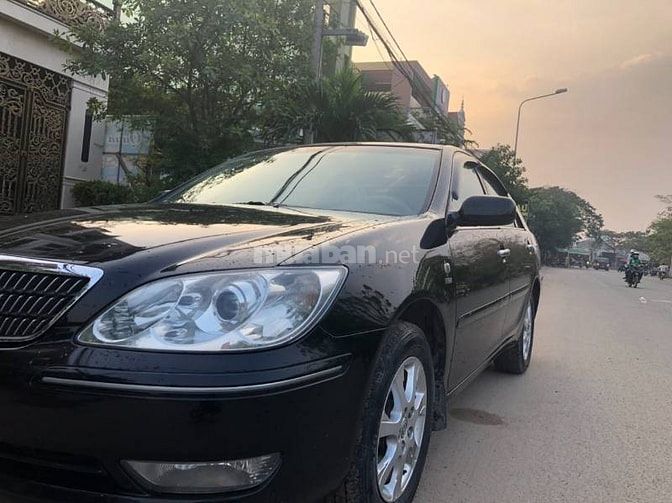 cần bán nhanh TOYOTA CAMRRY 2.4 còn rất đẹp