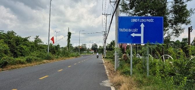 Đất mặt tiền đường nhựa chính Long Phước 