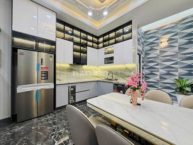 NHÀ SÁT MẶT TIỀN ĐƯỜNG TRẦN QUANG KHẢI, TÂN ĐỊNH, QUẬN 1. HXH 6M
