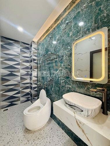 NHÀ SÁT MẶT TIỀN ĐƯỜNG TRẦN QUANG KHẢI, TÂN ĐỊNH, QUẬN 1. HXH 6M