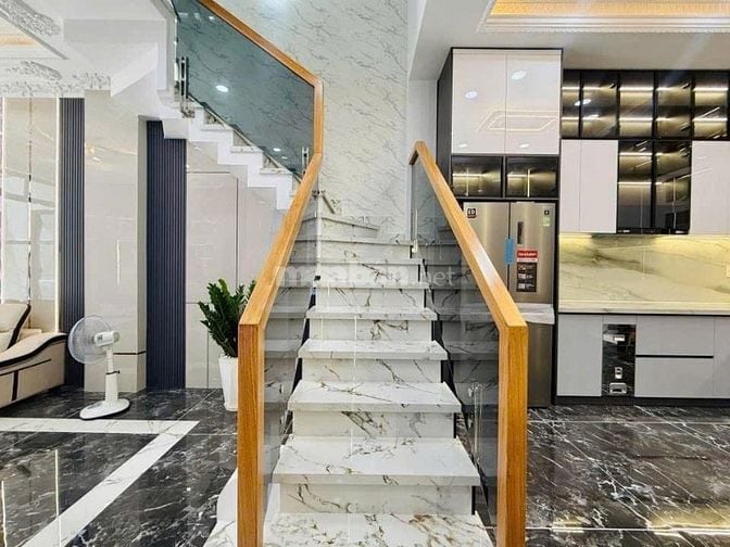 NHÀ SÁT MẶT TIỀN ĐƯỜNG TRẦN QUANG KHẢI, TÂN ĐỊNH, QUẬN 1. HXH 6M