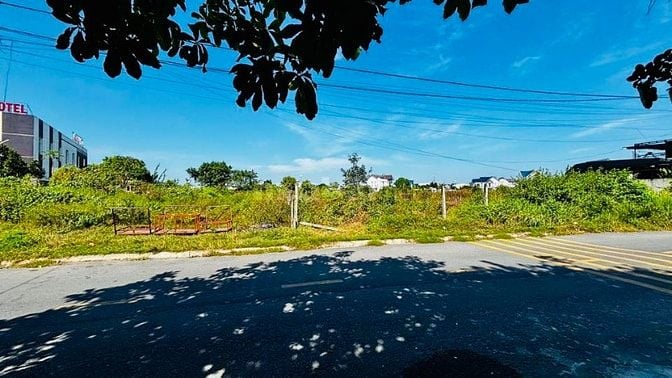 chính chủ bán lỗ lô góc 2 mặt tiền đường nhựa tỉnh lộ 8 thông chợ việt