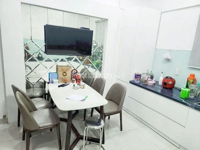NHÀ BÁN 4,5x15ĐÚC 1 LẦU GỒM 2PN,2WC HẼM XE HƠI ,P8,Q GÒ VẤP . GIÁ 5,5Ỷ