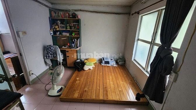 Cho thuê căn hộ tầng 2, tập thể Giảng Võ, DT 68m2, 3 phòng