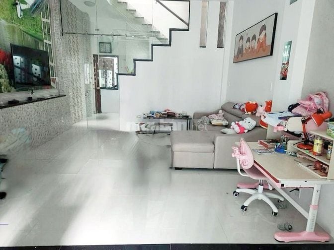 NHÀ BÁN 4,5x15ĐÚC 1 LẦU GỒM 2PN,2WC HẼM XE HƠI ,P8,Q GÒ VẤP . GIÁ 5,5Ỷ
