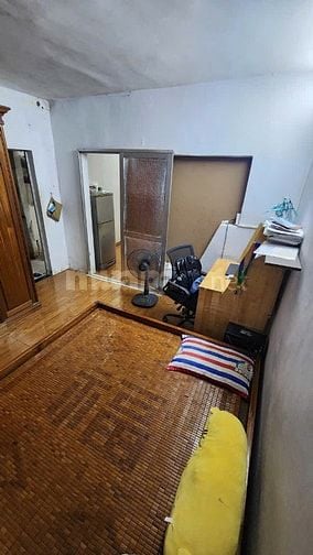 Cho thuê căn hộ tầng 2, tập thể Giảng Võ, DT 68m2, 3 phòng