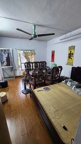 Cho thuê căn hộ tầng 2, tập thể Giảng Võ, DT 68m2, 3 phòng
