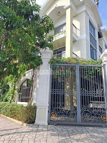 Bán biệt thư 2 mặt tiền ven sông Sài Gòn p13 Bình Thạnh giá 31,5 tỷ