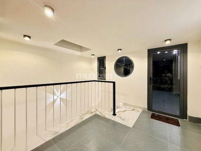 Nhà nở hậu Trần Bình Trọng, BThanh. Oto ngủ trong nhà chỉ 3tỷ170 TLnhẹ
