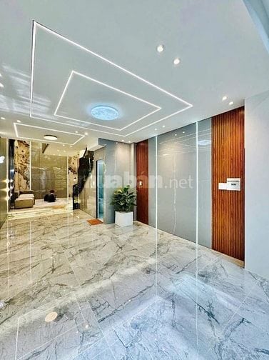 Nhà nở hậu Trần Bình Trọng, BThanh. Oto ngủ trong nhà chỉ 3tỷ170 TLnhẹ