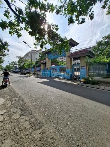 Bán biệt thư 2 mặt tiền ven sông Sài Gòn p13 Bình Thạnh giá 31,5 tỷ
