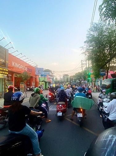 Bán nhà sách Nguyễn Văn Cừ - Mặt tiền Nguyễn Văn Quá, Quận 12, 14x70