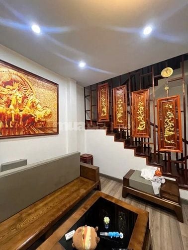 Bán nhà đẹp ngõ phố Nguyễn Văn Cừ  40 m2 x4 tầng full nội thất . Giá 9
