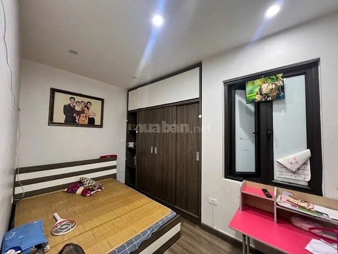 Bán nhà đẹp ngõ phố Nguyễn Văn Cừ  40 m2 x4 tầng full nội thất . Giá 9