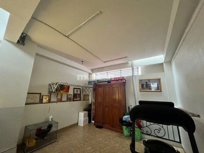Bán nhà đẹp ngõ phố Nguyễn Văn Cừ  40 m2 x4 tầng full nội thất . Giá 9