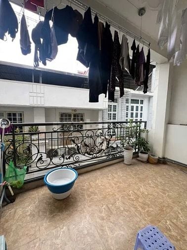 Bán nhà đẹp ngõ phố Nguyễn Văn Cừ  40 m2 x4 tầng full nội thất . Giá 9