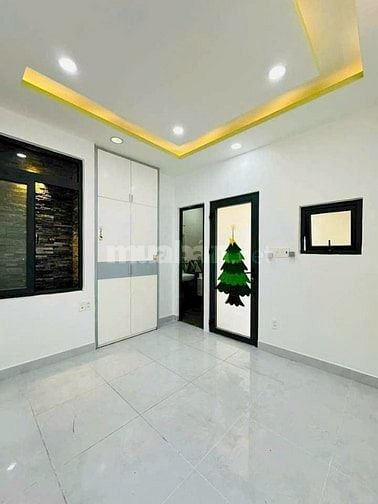 Căn góc 2 MT hẻm Hoàng Văn Thụ xây 4 tầng, giá 2 tỷ 150. Hẻm oto, SHR