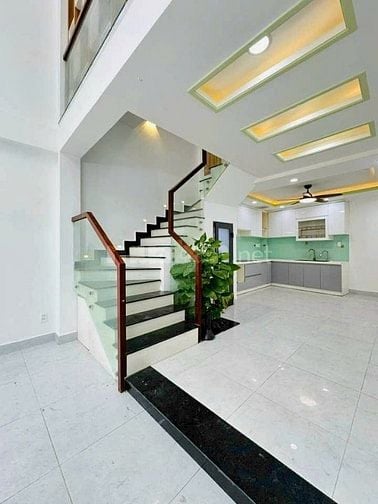 Căn góc 2 MT hẻm Hoàng Văn Thụ xây 4 tầng, giá 2 tỷ 150. Hẻm oto, SHR