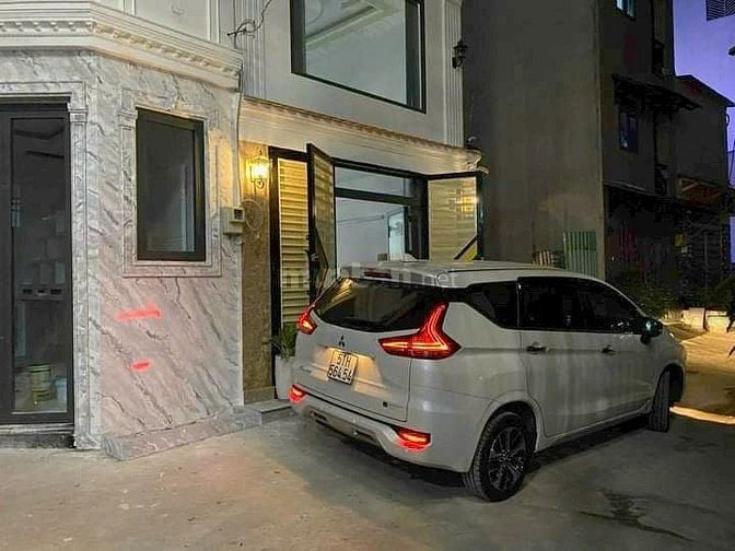 Căn góc 2 MT hẻm Hoàng Văn Thụ xây 4 tầng, giá 2 tỷ 150. Hẻm oto, SHR
