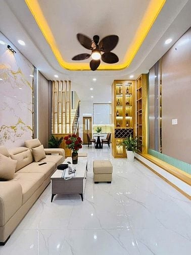2,5 tỷ --> 2,3 tỷ. Nhà 42m2 Hoàng Hoa Thám xây 4 tầng,
