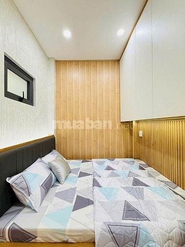 2,5 tỷ --> 2,3 tỷ. Nhà 42m2 Hoàng Hoa Thám xây 4 tầng,