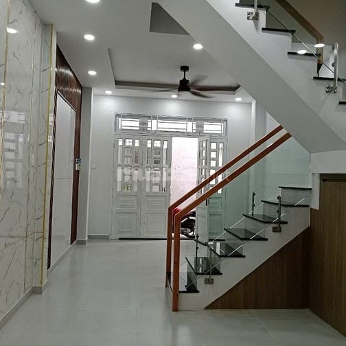 Bán nhà đường Phạm Văn Bạch, p 15, quận Tân Bình