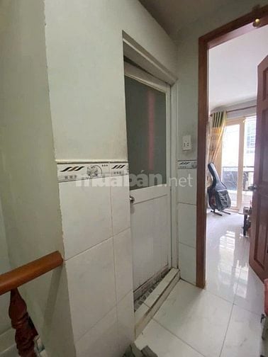 BÁN NHÀ CHÍNH CHỦ .SỔ HỒNG RIÊNG 2TỶ290 (3×8)