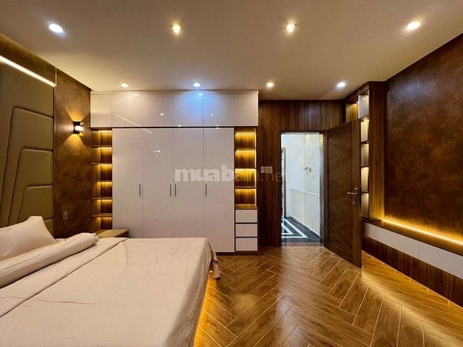 Cần bán căn Nguyễn Bỉnh Khiêm, Dakao, quận 1 giá 2tỷ670tr hẻm xe hơi 
