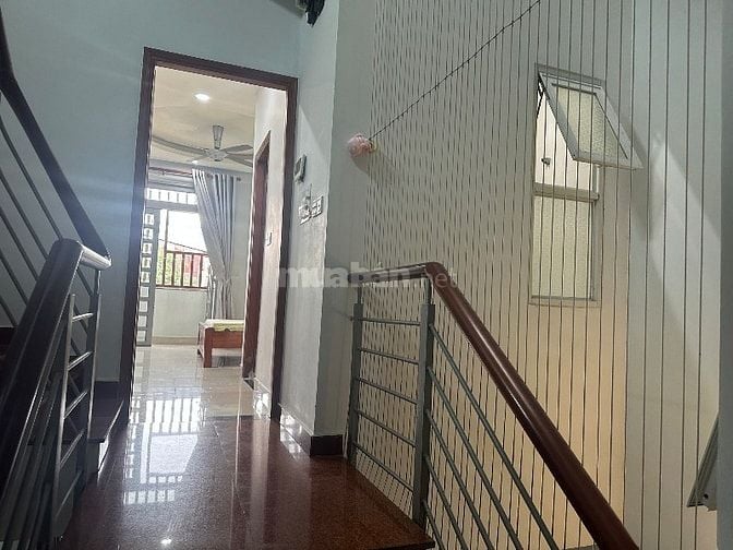 Chính chủ, 30m2, phòng đầy đủ nội thất, yên tĩnh, tự do, hẻm xe hơi
