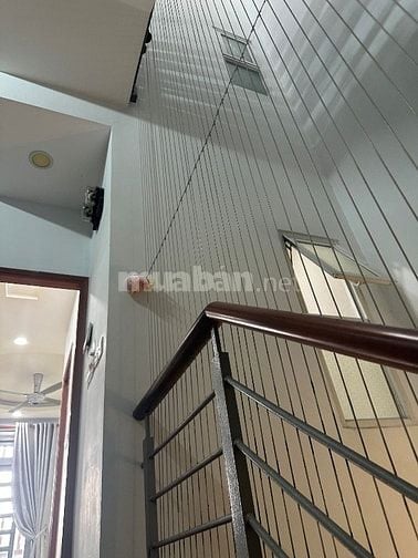 Chính chủ, 30m2, phòng đầy đủ nội thất, yên tĩnh, tự do, hẻm xe hơi