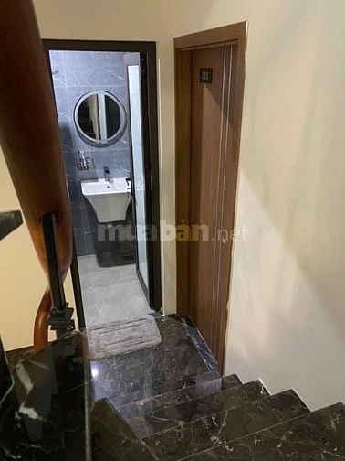 Cho thuê nhà Văn Miếu, full nội thất cao cấp từ A->Z, môi giới 80% HH