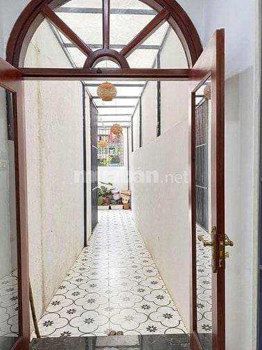 Cho thuê nhà Văn Miếu, full nội thất cao cấp từ A->Z, môi giới 80% HH