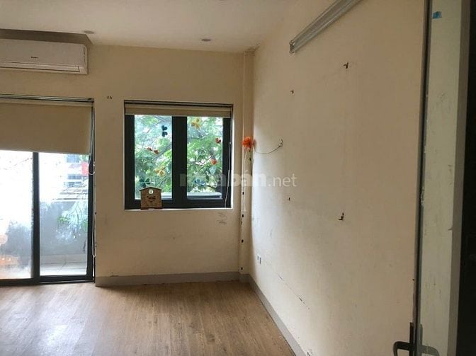 Cho thuê nhà 05 tầng tại 609 Trương Định