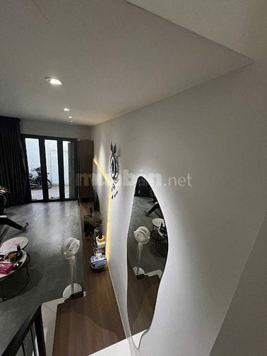 Nhà phố 2 tầng, DTSD 52m2, full nội thất. Nhỉnh 4 tỷ