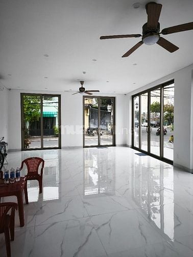 Cần cho thuê mặt bằng tầng 1 &2 vị trí siêu đẹp 