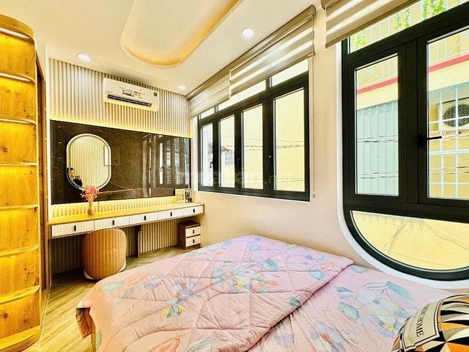 Cần bán nhà 72m2 Nơ Trang Long, P13, Bình Thạnh. Gần Cầu Đỏ, SHR